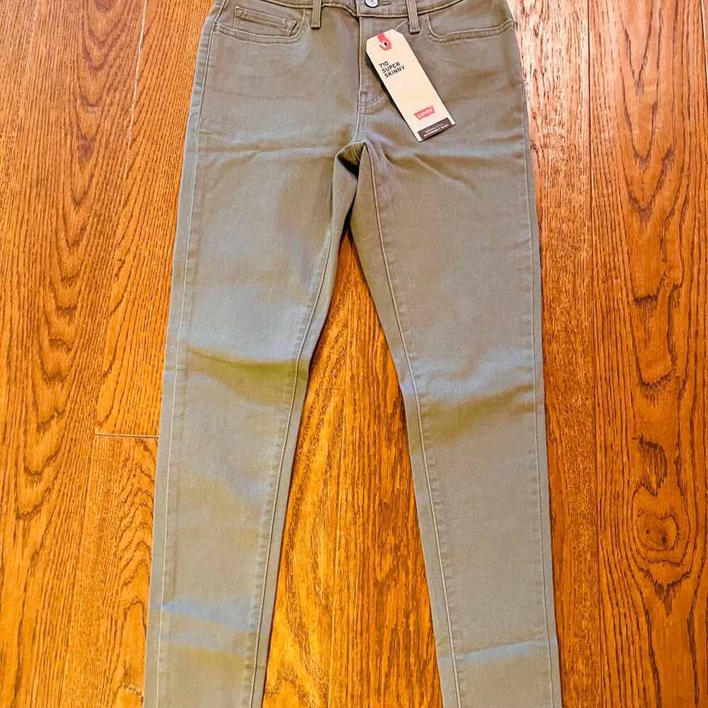 Levi's 710 Women's Super Skinny Jeans in Olive